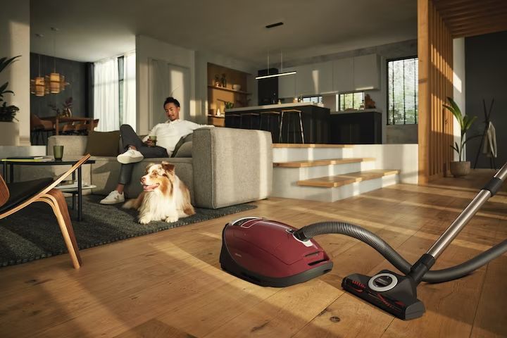 Miele Complete C3 Cat & Dog Vacuum Cleaner Tayberry Red